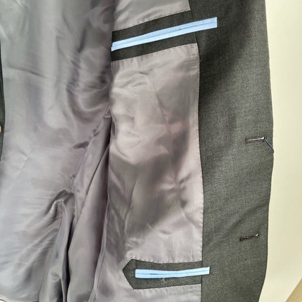 Buttoned DownTailored Fit Italian Wool Suit Jacket - Picture 12 of 13